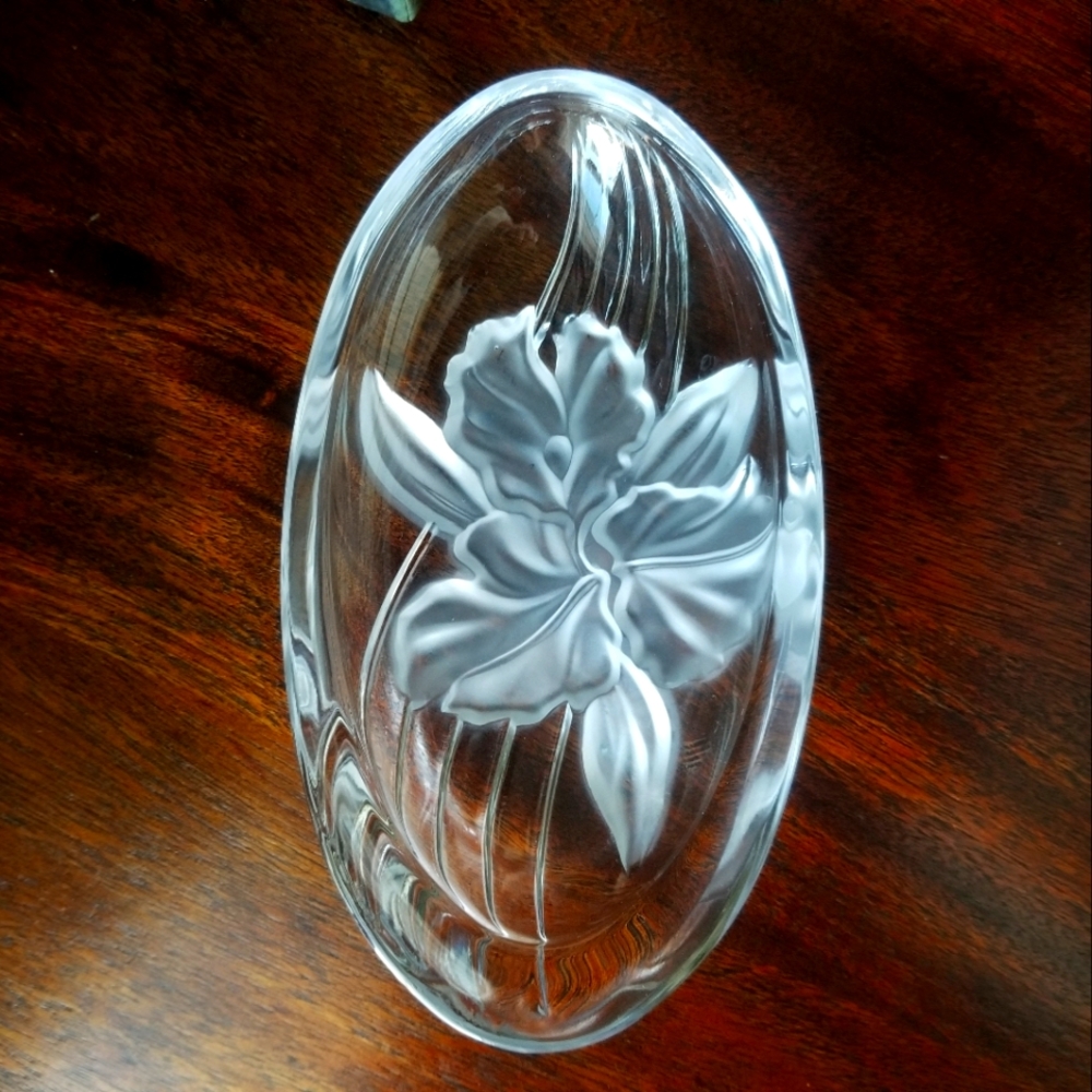 Vintage Mikasa Studio Nova Frosted Iris Crystal Dish